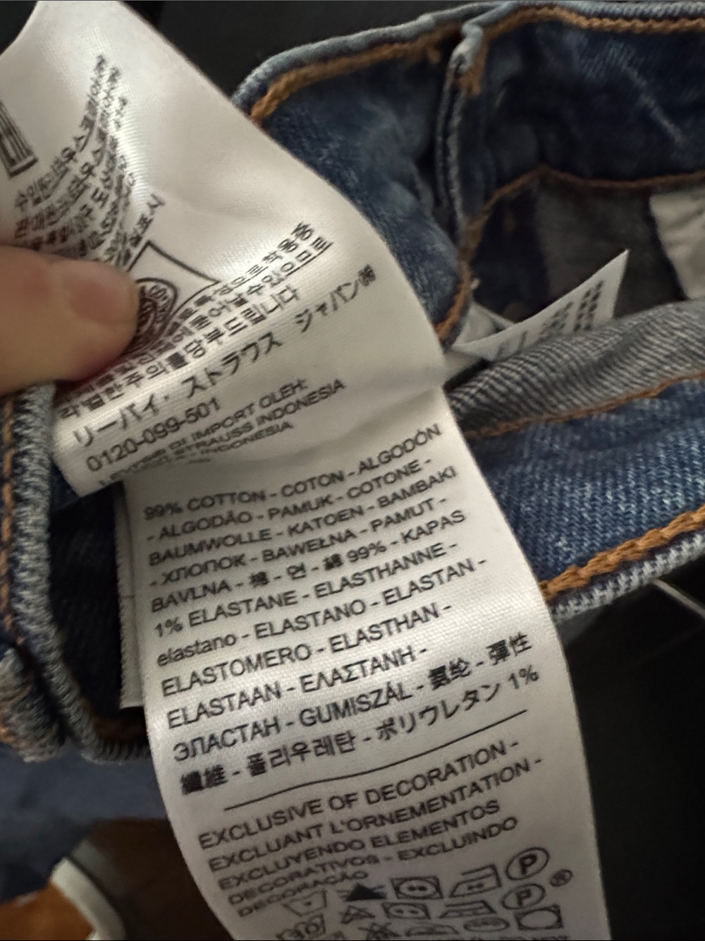 NWT Levi’s Wedgie Straight High Rise Cropped Raw Edge Blue Jeans 23x26 - Picture 4 of 5
